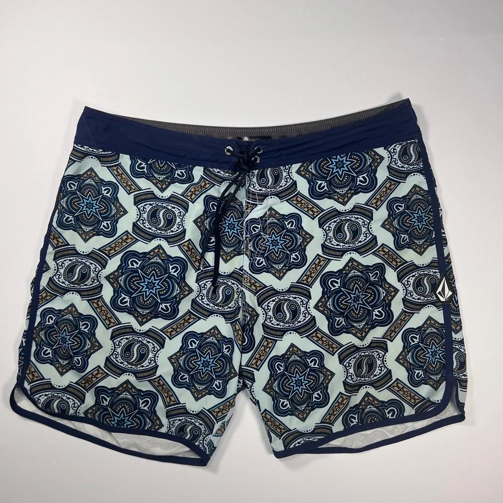 Volcom Mod-Tech Board Shorts Size 38 Navy Blue Paisley Mandala‎ Print Surf Swim